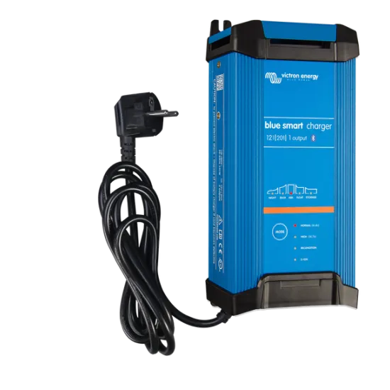 Blue Smart IP22 Charger 12/20(1) 230V UK